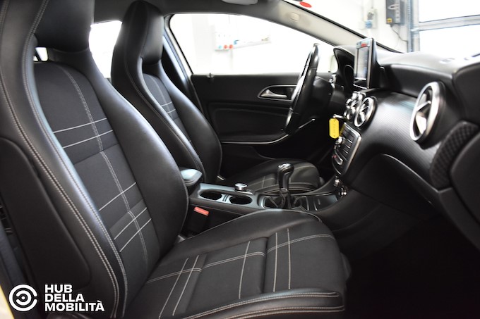 MERCEDES-BENZ A 180 d Sport